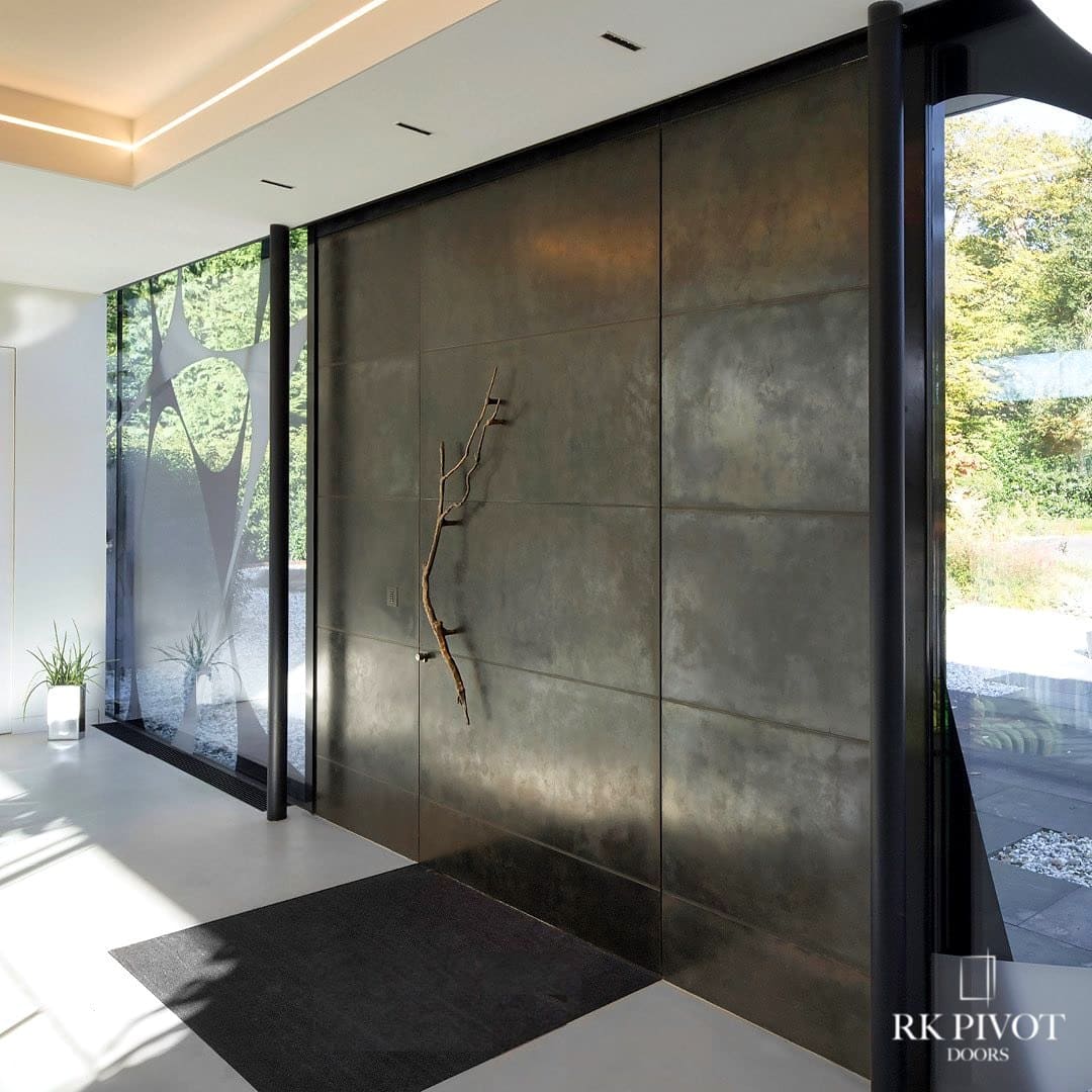 Exclusive-door-handle-gold-RK-Pivot-Doors